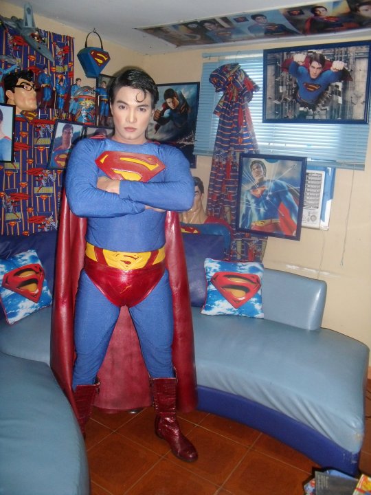 Rapaz Faz Cirurgia Plástica Para Ficar Parecido Com O Super-Homem
